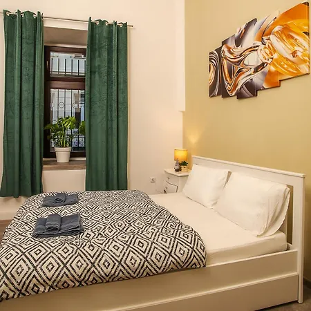 Apartment Grand Near Dancing House *