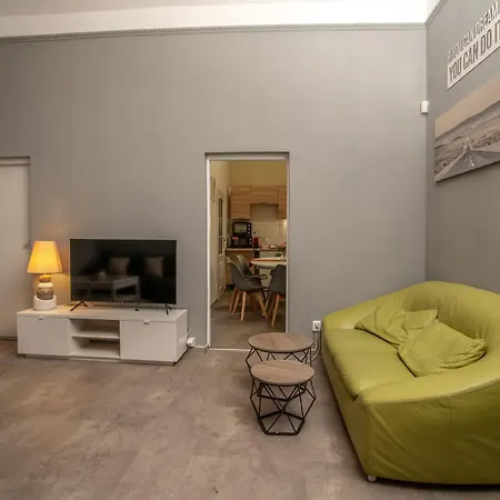 Apartment Grand Near Dancing House Prague